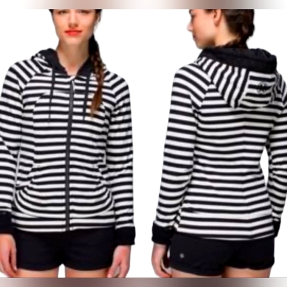 Lululemon Blk Stripe Zip Up Sz 2 Euc - Picture 1 of 4